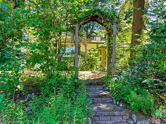2nd image of 12909 130th Avenue Ct E