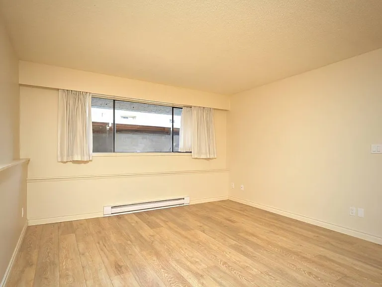 477 Superior St — Photo 7
