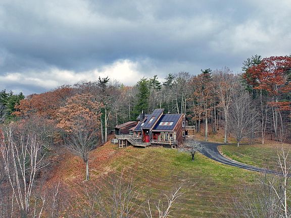 3rd image of 126 Temple Hill Rd