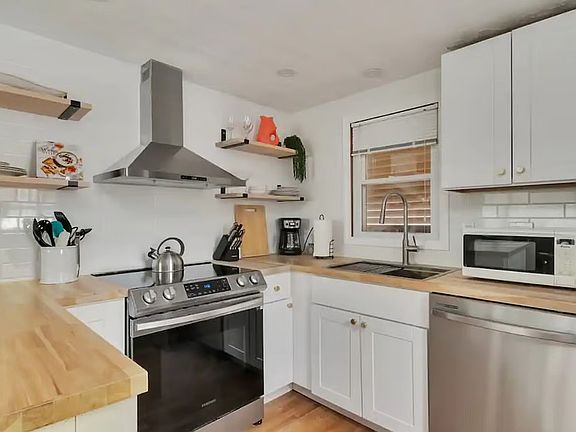 3rd image of 22 Howes Rd