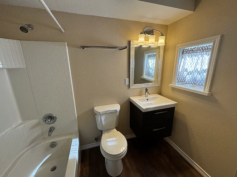 715 W Hickory St #2B — Photo 6