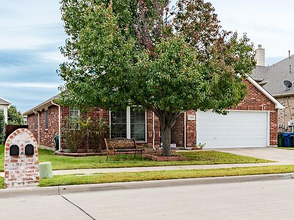 3rd image of 6806 Lakehurst Ln
