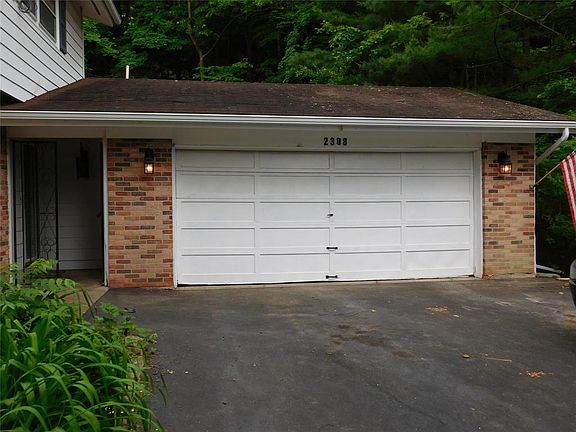4th image of 2308 Hemlock Ln