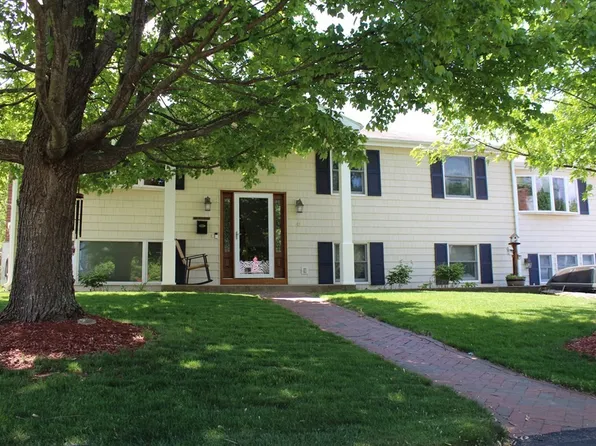 41 Puddingstone Ln, Bellingham, MA 02019