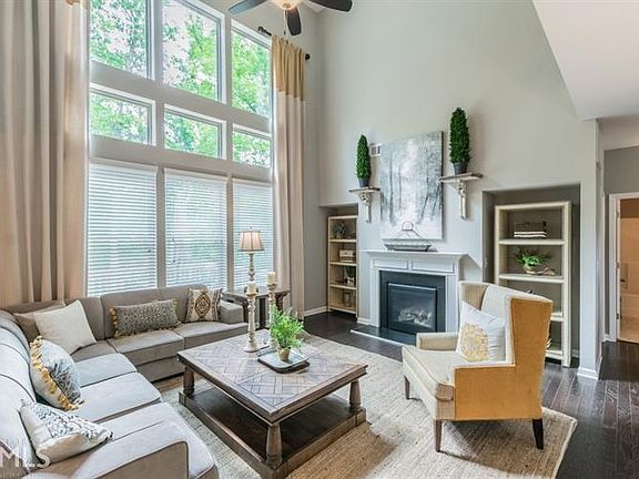 5th image of 297 Aylesbury Blvd