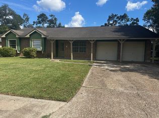 109 Pine St, Lake Jackson, TX 77566