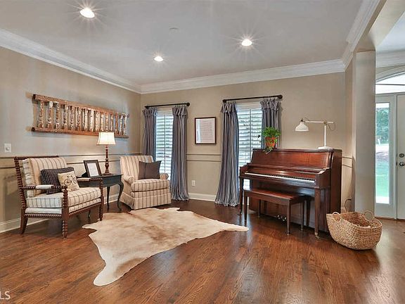 5th image of 303 Tempest Dr