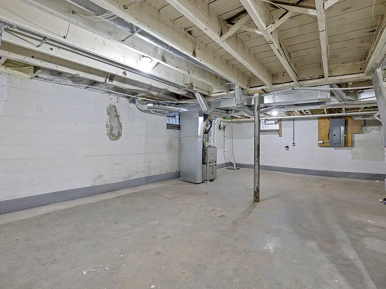 191 N Harris Ave — Photo 11