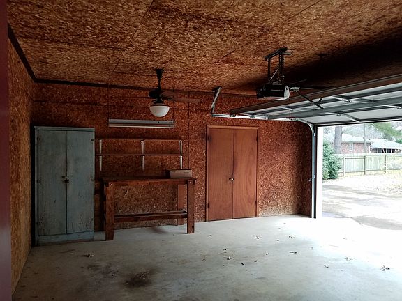 3rd image of 253 Chickering Rd
