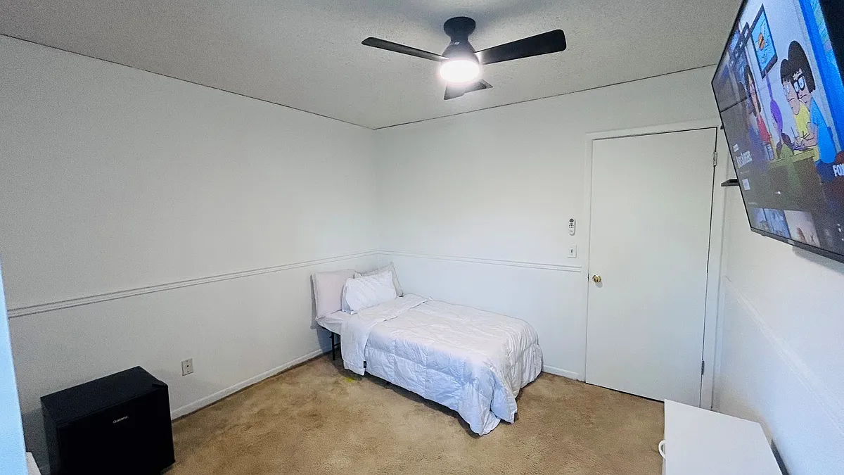 Building Photo - 6903 El Centro Ct