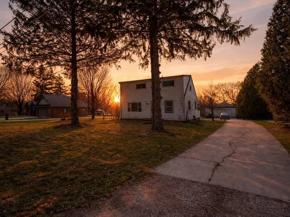 5439 South Egofske ROAD, New Berlin, WI 53146