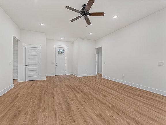 5th image of 94 Sherlock Dr
