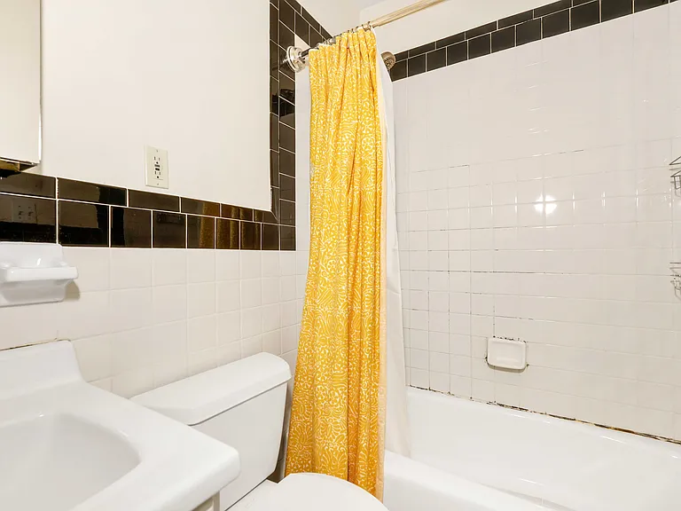282 Saint James Pl #3 — Photo 18