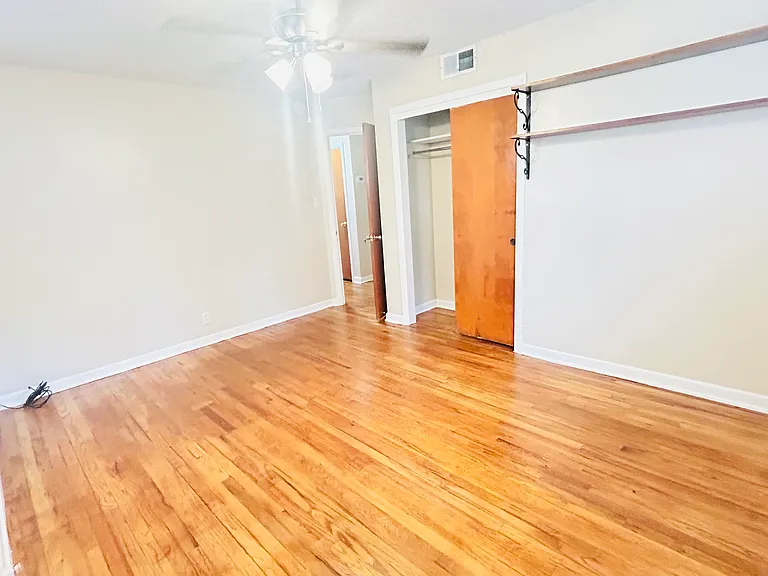 910 Saint Catherine Dr — Photo 10