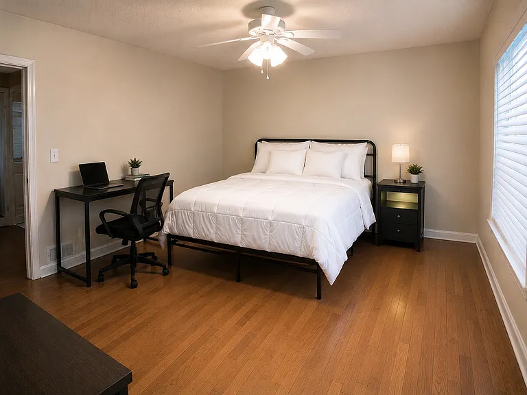 1730 Wynfield Ln — Photo 2