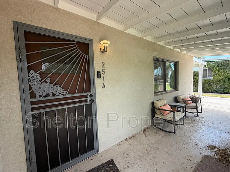 2514 E Fairmount Ave — Photo 7