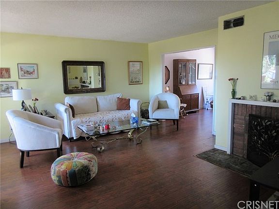 2nd image of 1925 Glenoaks Blvd Unit 101