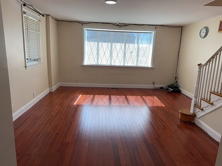 1203 Disston St — Photo 8