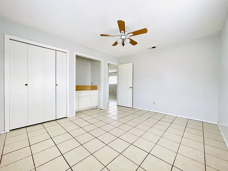 520 Gastel Cir #1 — Photo 9