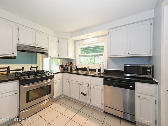 4th image of 1513 Harvard Cir