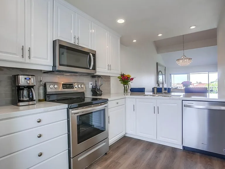 901 Caminito Estrada #C — Photo 13