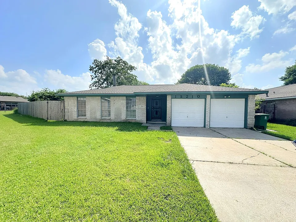 12210 Roandale Dr