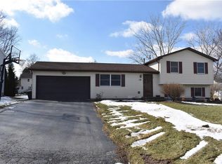 138 Limerick Ln, Rochester, NY 14606