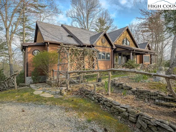 224 Man O' War North Drive, Vilas, NC 28692