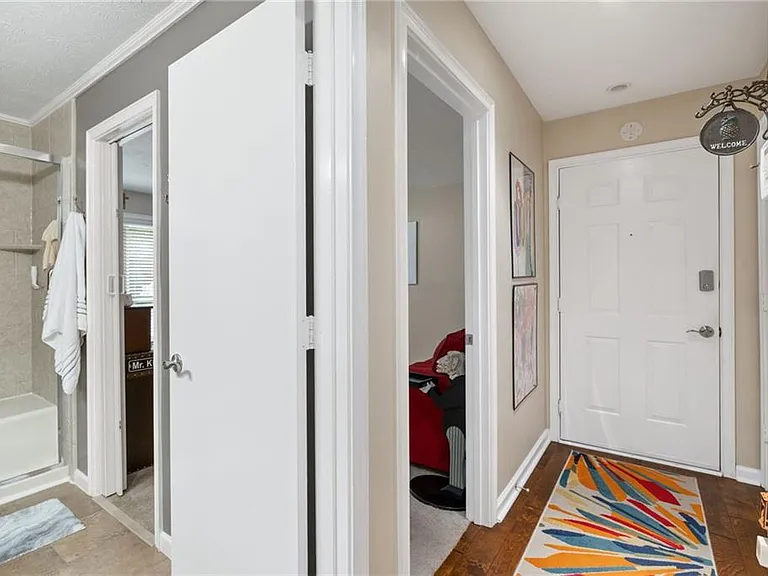 525 Warm Springs Cir — Photo 5