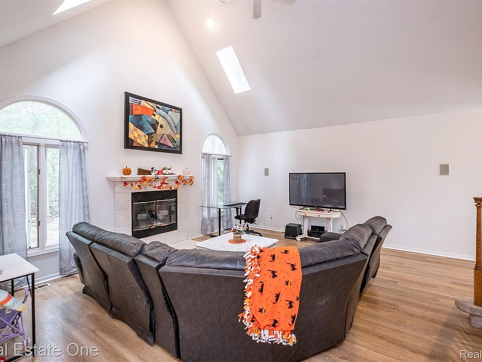 5560 Huron Hills Dr, photo 8