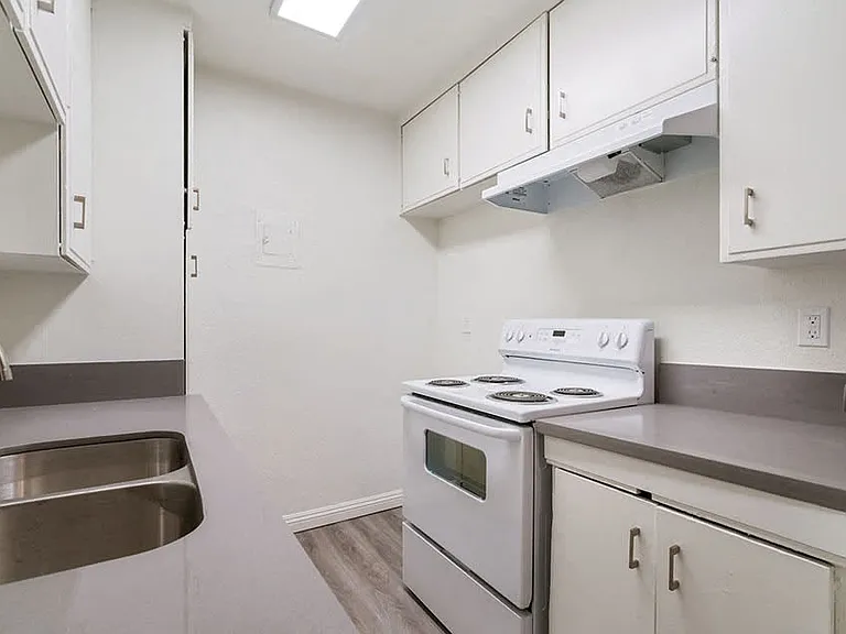 3726 W 102nd St — Photo 13