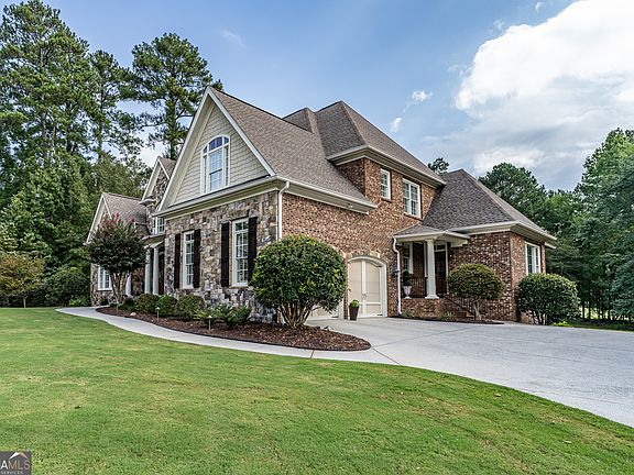 2nd image of 138 Nelson Blvd NW