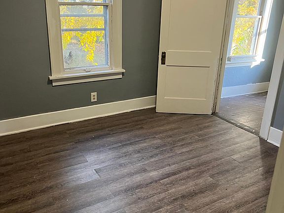 4th image of 1592 Pilgrim St #1
