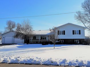 910 Fawn Ln, Port Edwards, WI 54469