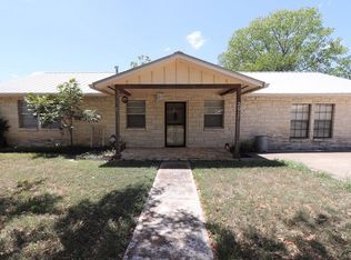 201 Oak Leaf St, Ingram, TX 78025