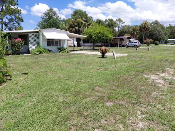 202 Monroe Ave, Satsuma, FL 32189