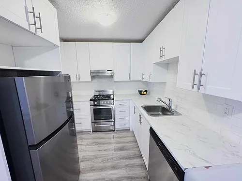 45749 Spadina Ave #308 Photo 1