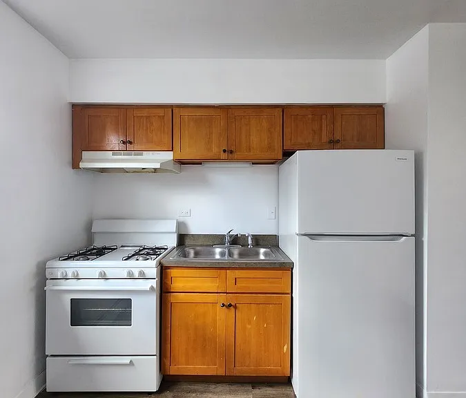 5741 W 35th St #8F — Photo 2