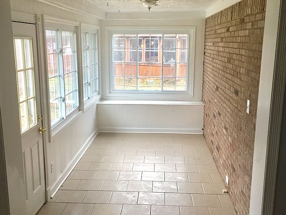 4th image of 7018 Forest Park Dr