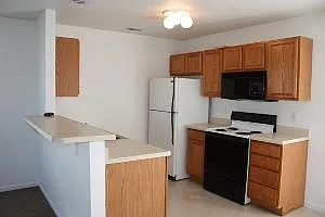 3 bed, 1600 sqft, $1,400 — Photo 4