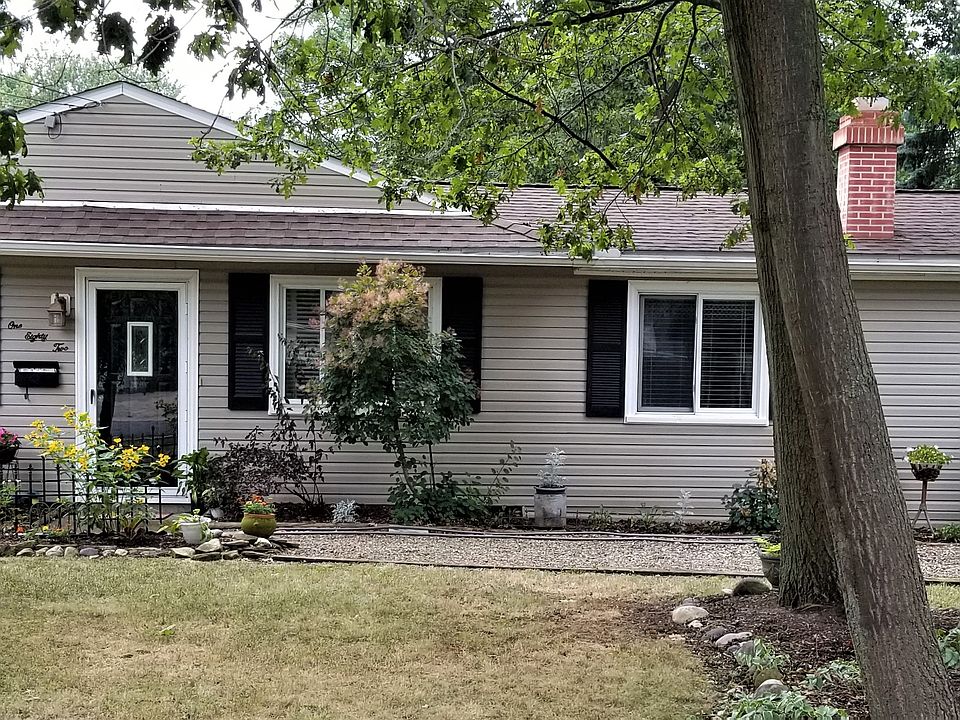 1st image of 182 Vanda Ave