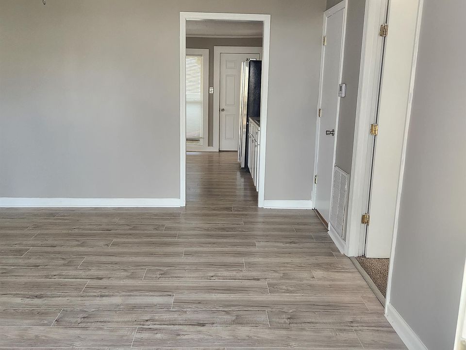 1st image of 605 S 11th St
