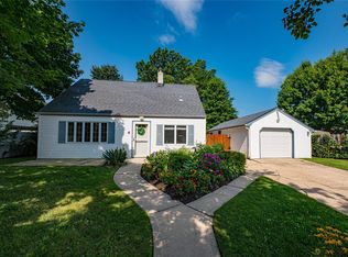 6 Farm Ln, Levittown, NY 11756