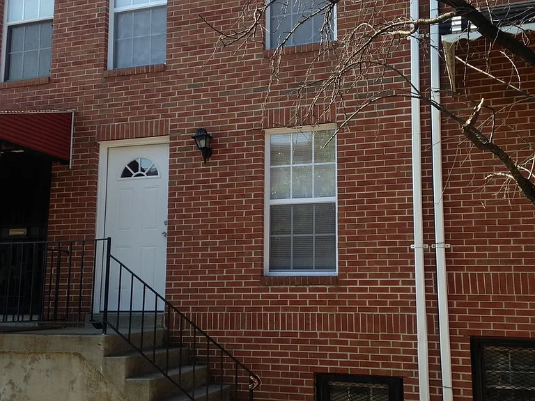 1519 Penrose Ave — Photo 1