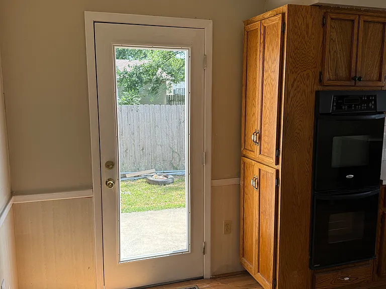 1832 S Glenn Ave — Photo 9