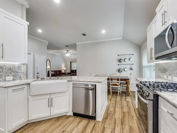 3545 Twin Pines Dr, Fort Worth, TX 76244