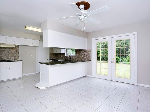 3rd image of 8403 McAvoy Dr