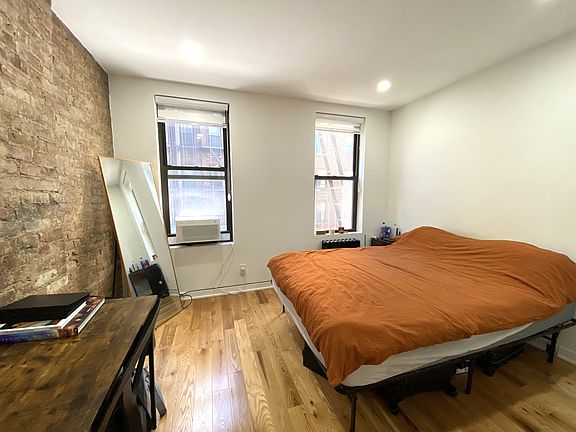 5th image of 256 W 15th St #3RE
