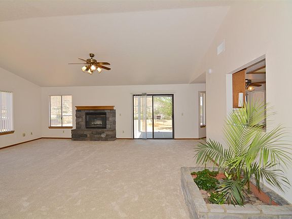 4th image of 22655 Pacific Ave