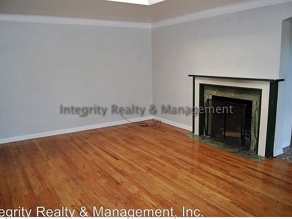 2nd image of 400 E Mexico Ave